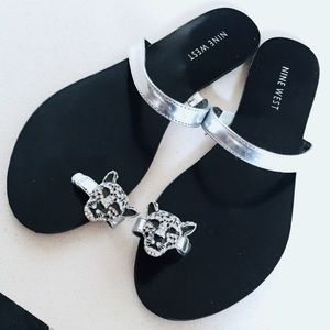 💎Nine West Crystal Panther Toe Ring Sandals